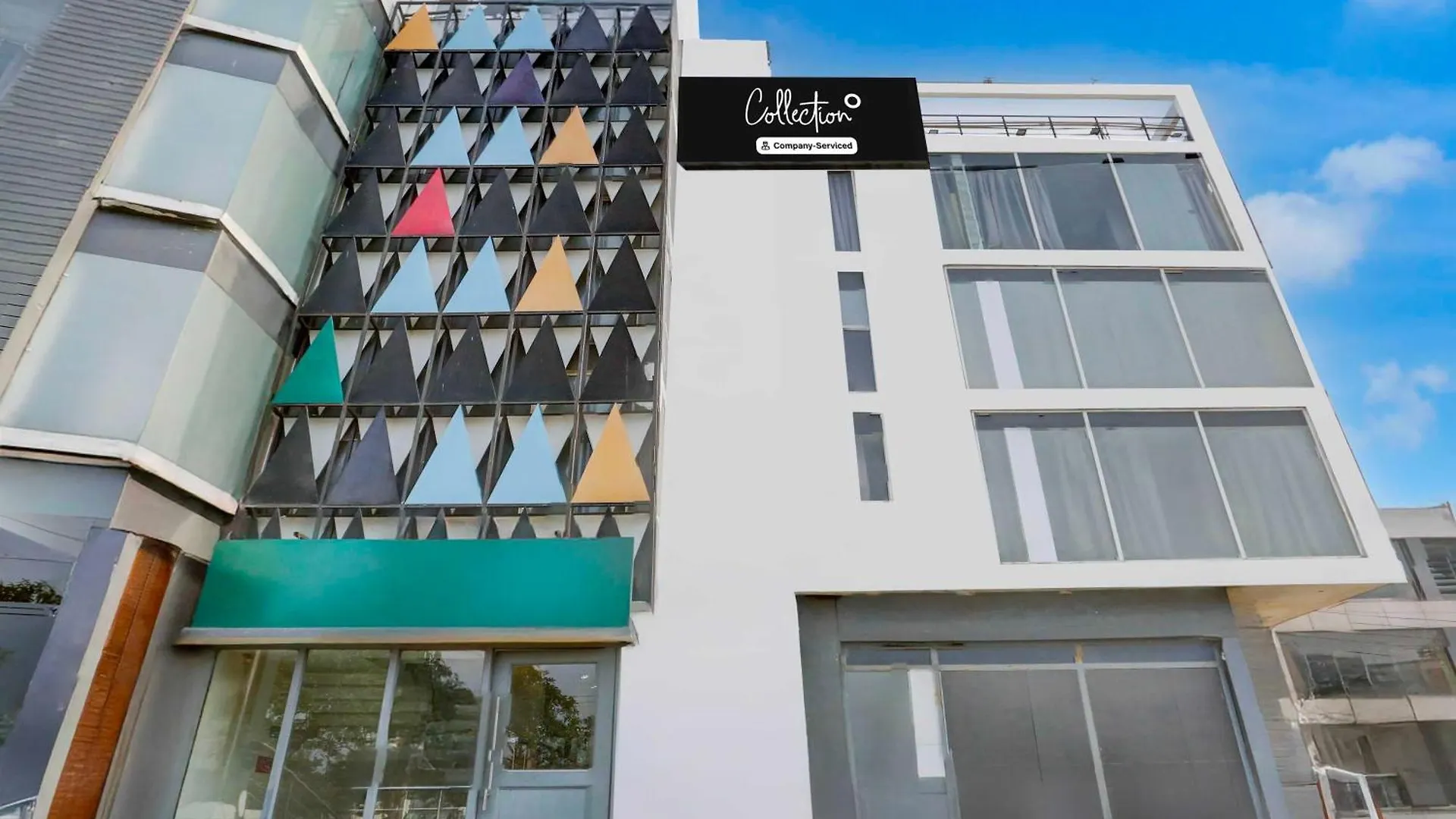 ** Hotel Collection O Sector 64 Near Worldmark Gurugram Gurgaon India