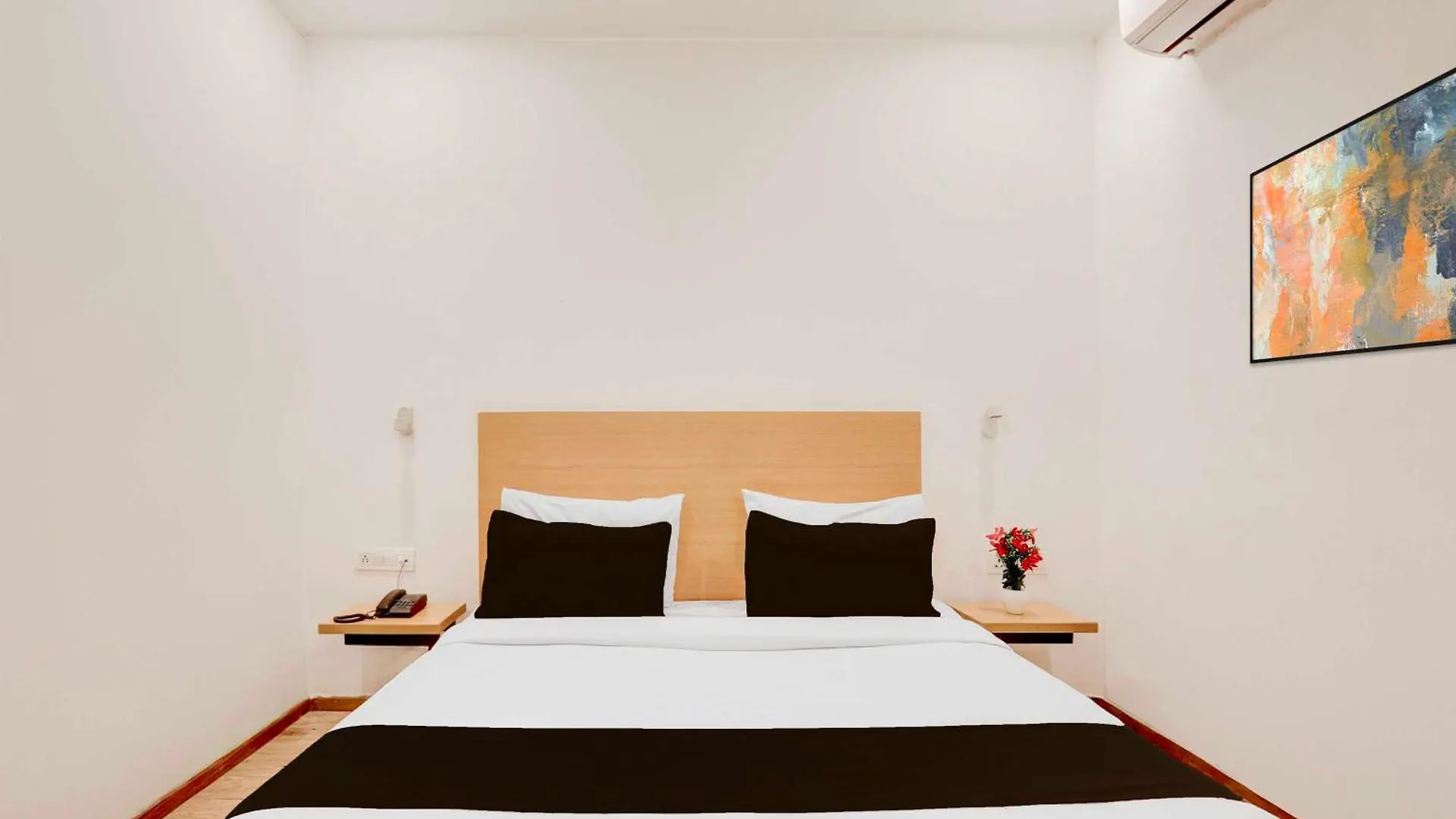 Hotel Collection O Sector 64 Near Worldmark Gurugram Gurgaon