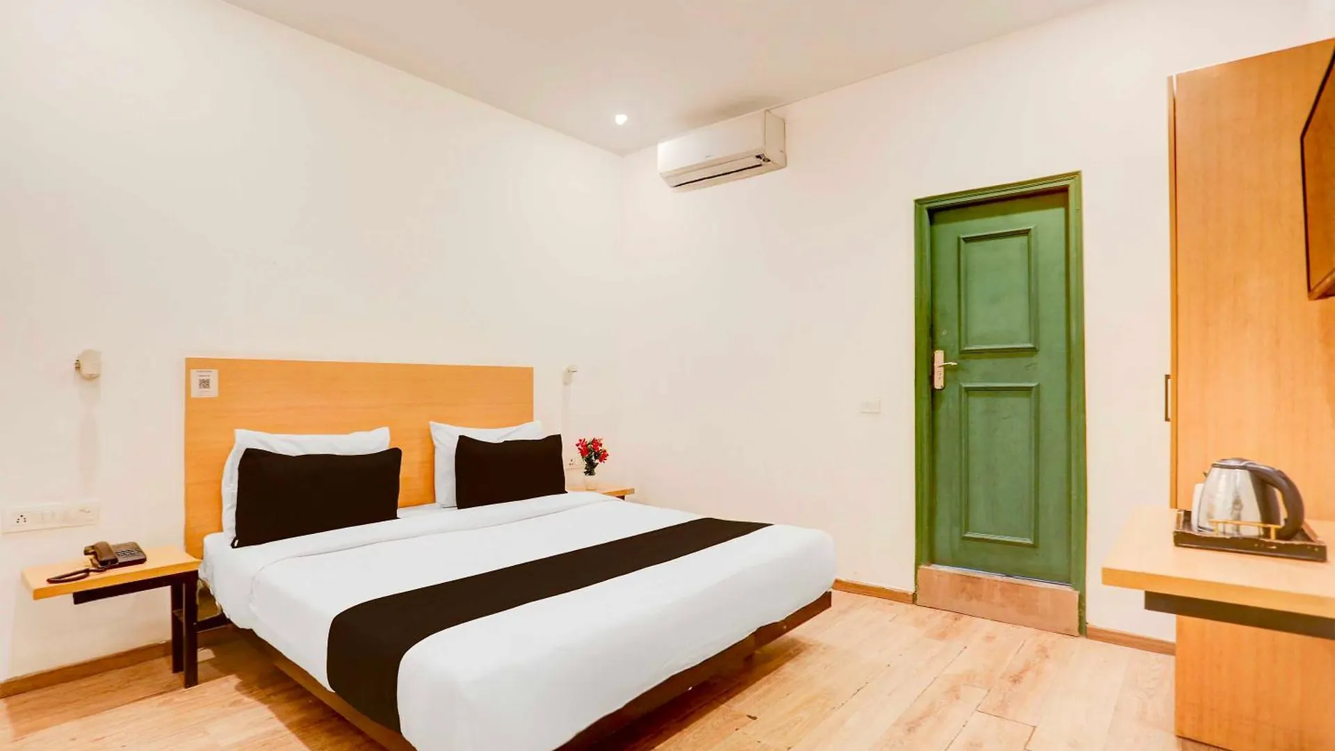 Collection O Sector 64 Near Worldmark Gurugram Gurgaon 2*,